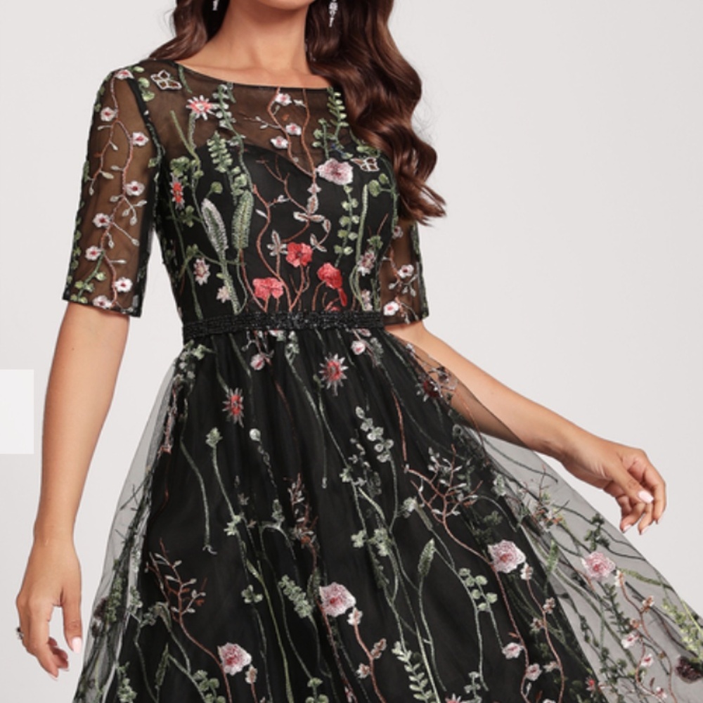 JJ’S House Embroidered Illusion A-line Lace Floral Midi Dress